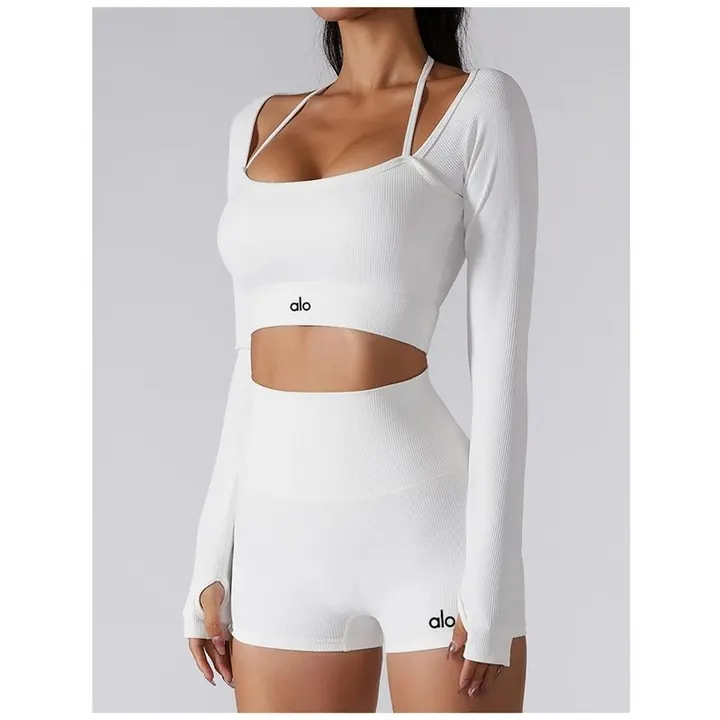 Alo Crop Top product photo